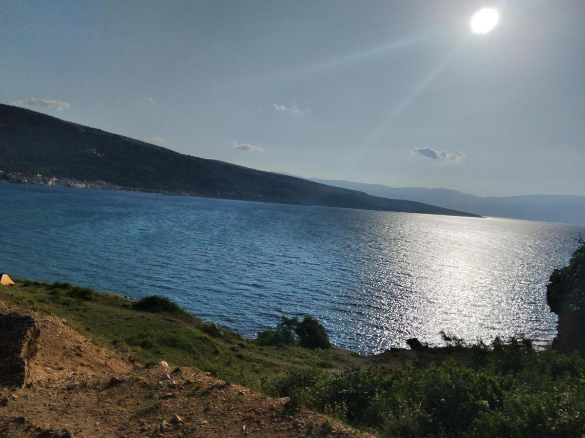 Apartmani Baska S Pogledom Na More المظهر الخارجي الصورة